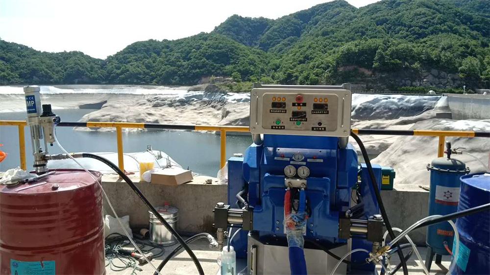 水庫(kù)大壩噴涂聚脲防水